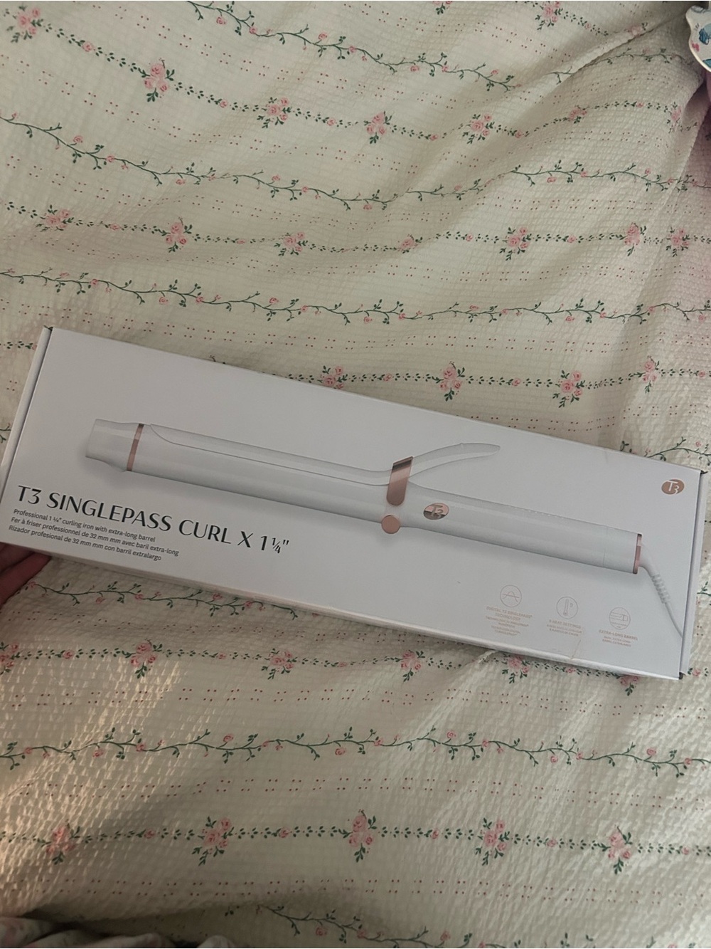 T3 SinglePass Curl 1¼" White & Rose Gold Styling Wand